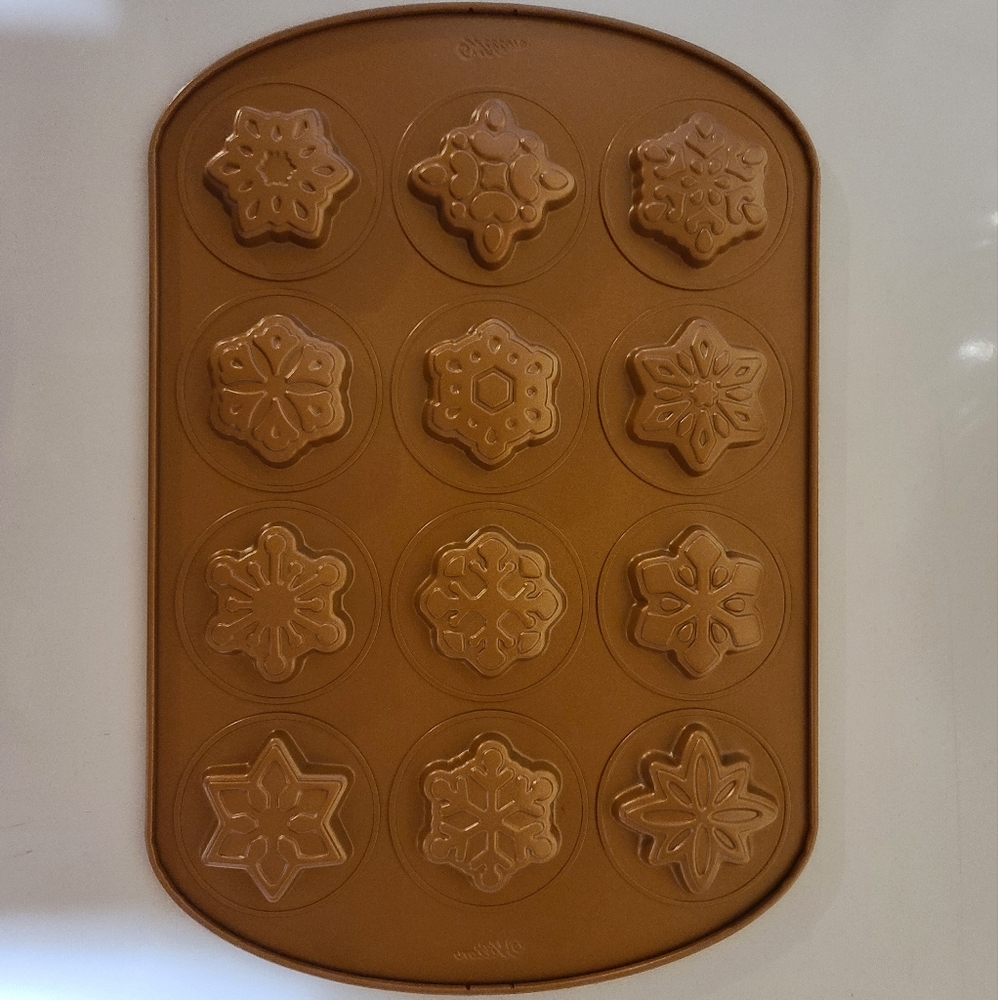 Wilton Snowflake Non-Stick Cookie Pan, Copper